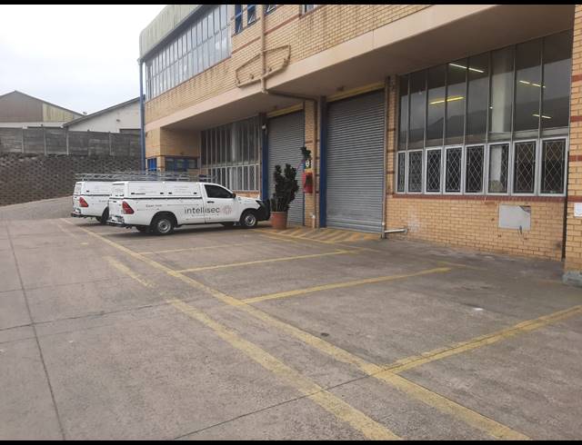 945M² WAREHOUSE TO LET IN NEW GERMANY
